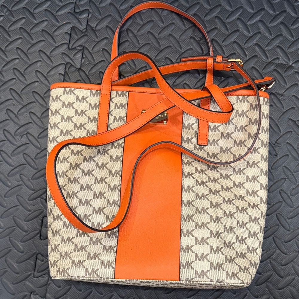 Michael Kors Signature Tote in Orange and Tan